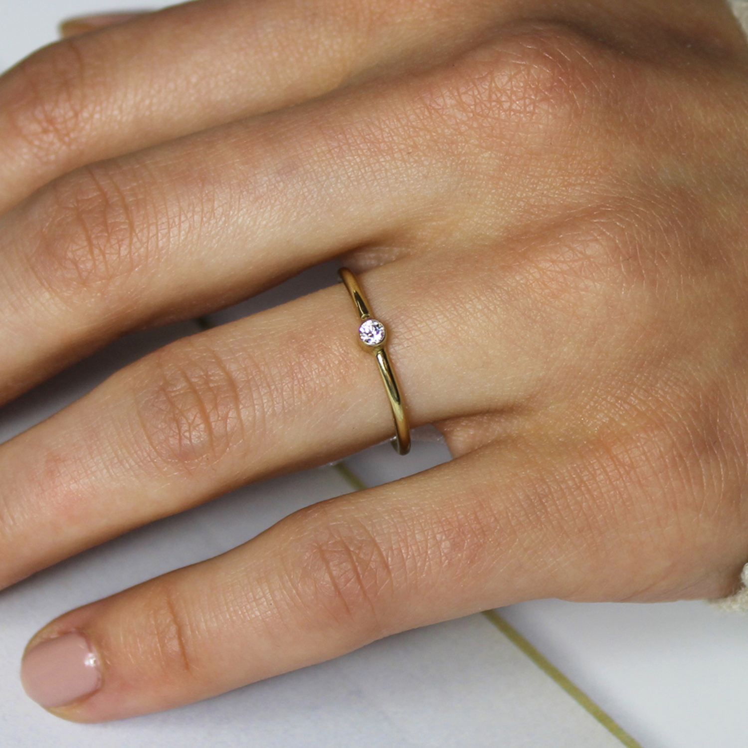 Złoty pierścionek zaręczynowy radość dodatkowe zdjęcie 2