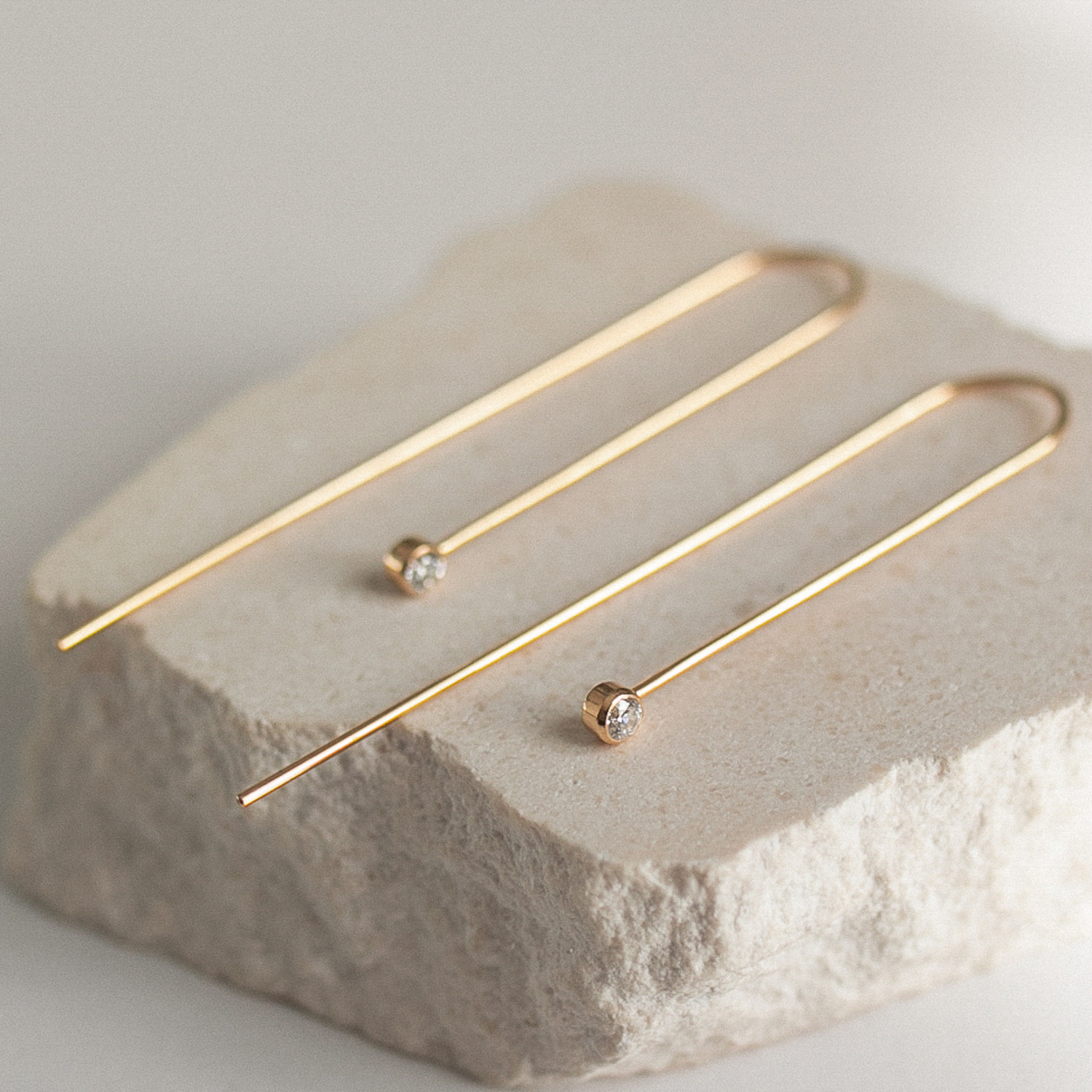 Gold infinity 04 earrings with diamonds dodatkowe zdjęcie 2